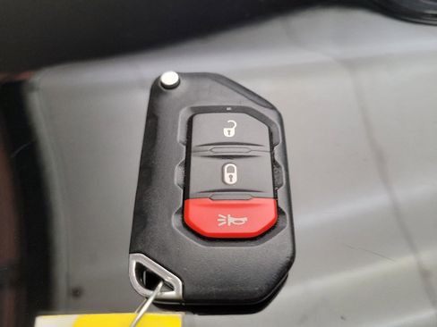Used 2020 Jeep Wrangler Sport AWD/4WD image 32