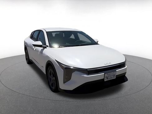 Used 2026 Kia K4 FWD image 3