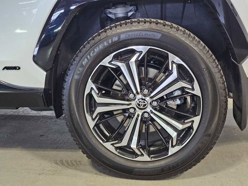 Used 2025 Toyota RAV4 XSE w/ Premium Package AWD/4WD image 8