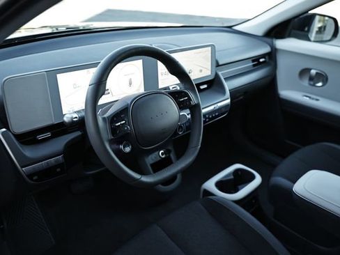 Used 2024 Hyundai Ioniq 5 SEL image 17