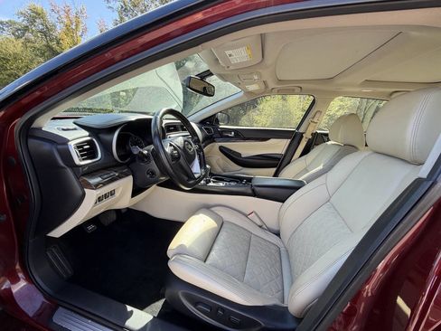 Used 2017 Nissan Maxima Platinum image 12