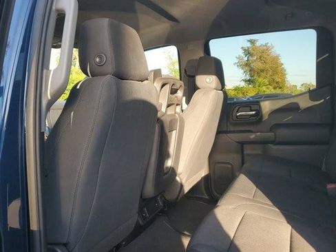 Used 2020 Chevrolet Silverado 1500 Custom w/ Custom Convenience Package image 18