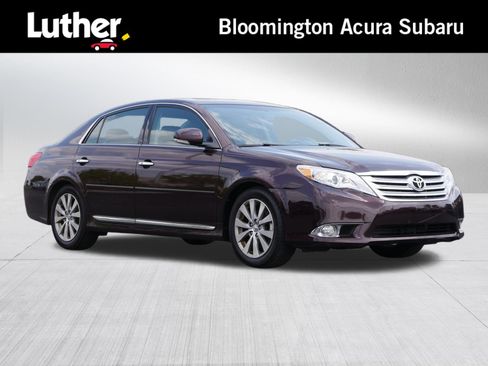 Used 2012 Toyota Avalon Limited FWD image 1