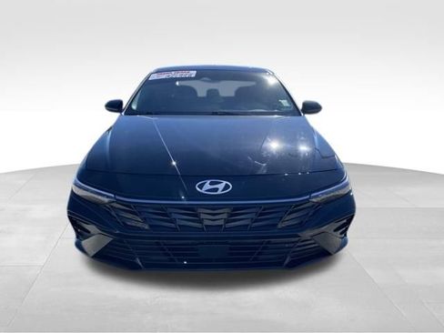 Used 2025 Hyundai Elantra SEL FWD image 20