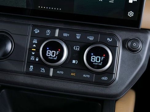 New 2026 Land Rover Defender 110 X-Dynamic SE image 15