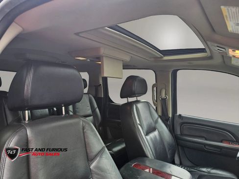 Used 2009 Cadillac Escalade ESV AWD image 16