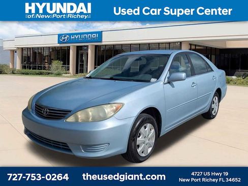 Used 2006 Toyota Camry LE FWD image 1
