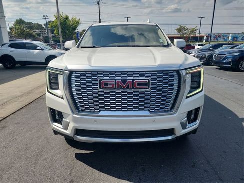 Certified 2022 GMC Yukon Denali image 3