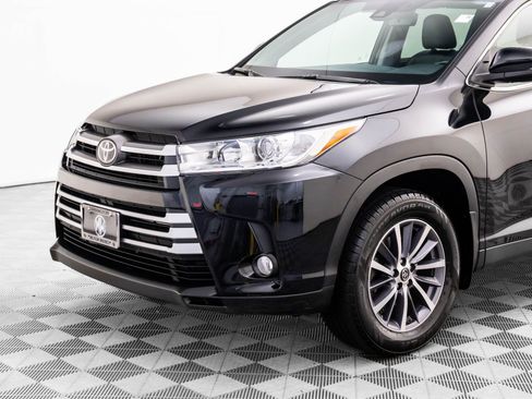 Used 2019 Toyota Highlander SE image 34