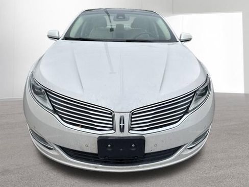 Used 2013 Lincoln MKZ FWD image 3