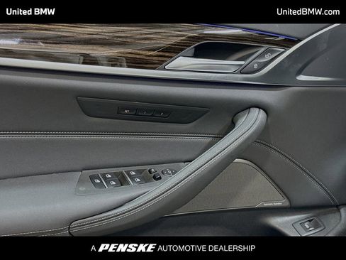 Used 2023 BMW 530i w/ Premium Package RWD image 3