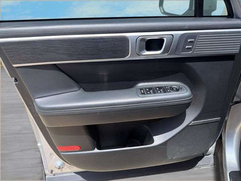 Certified 2025 Hyundai Santa Fe Limited AWD/4WD image 13
