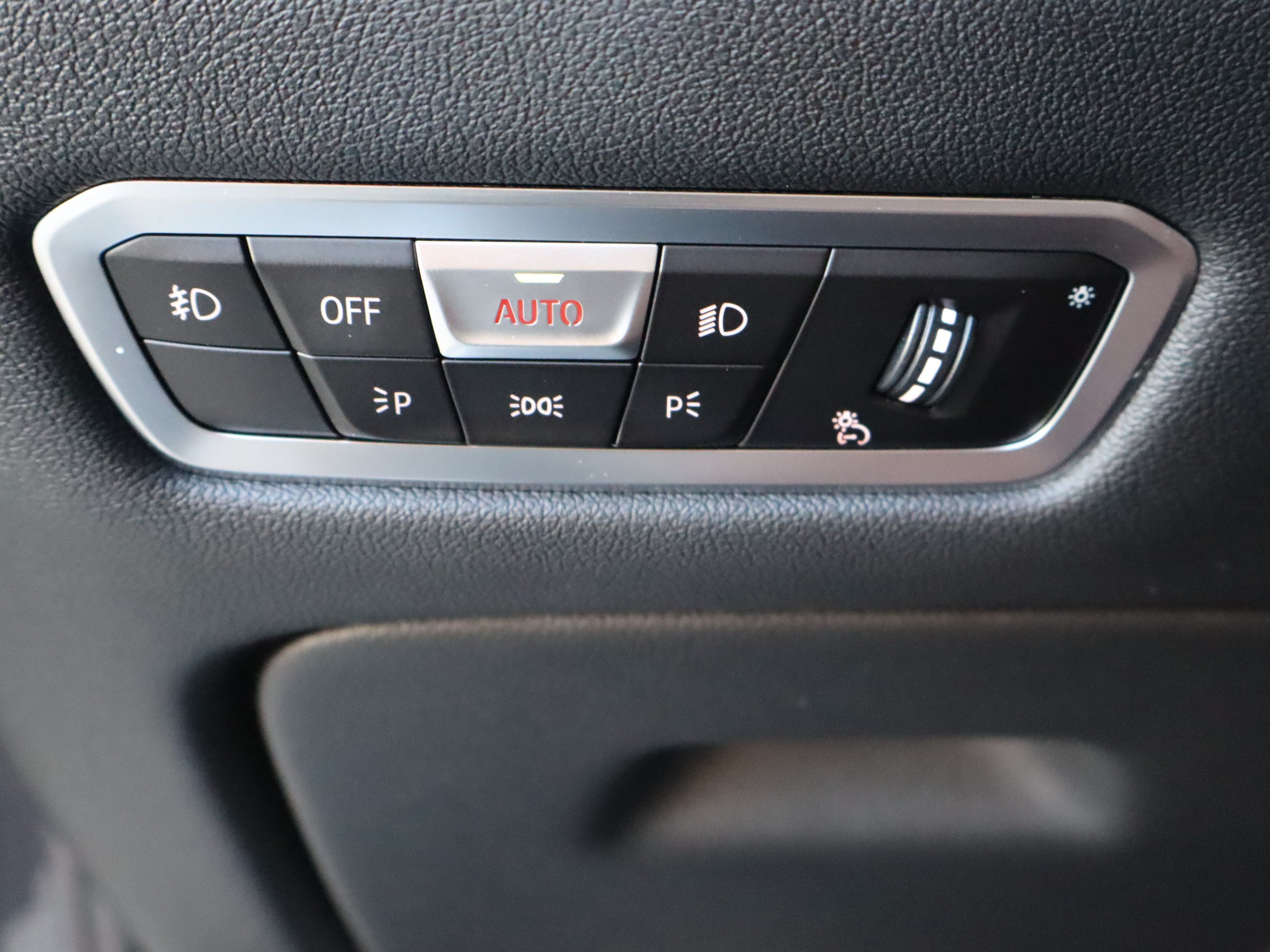 Used 2021 BMW X5 M50i AWD/4WD image 19