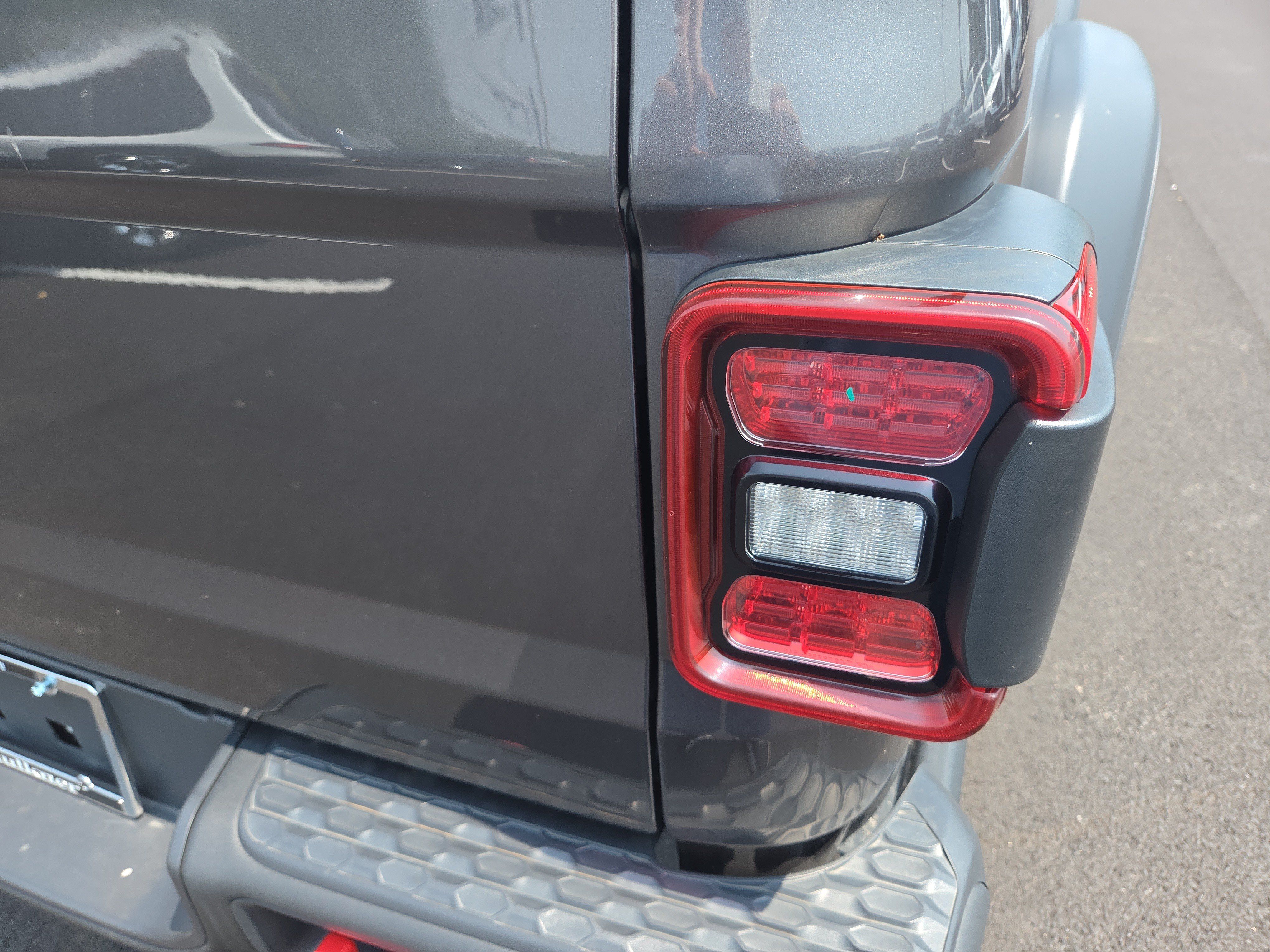 Used 2020 Jeep Gladiator Rubicon AWD/4WD image 14