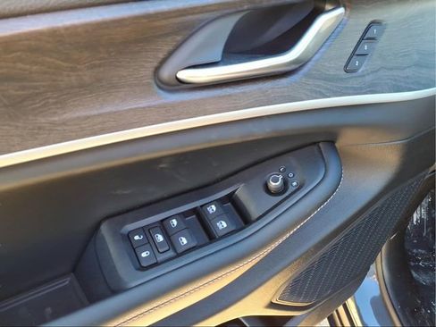 New 2025 Jeep Grand Cherokee Limited AWD/4WD image 14