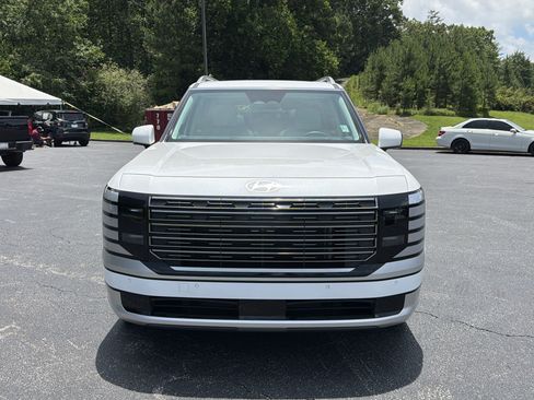 Used 2026 Hyundai Palisade Calligraphy FWD image 2
