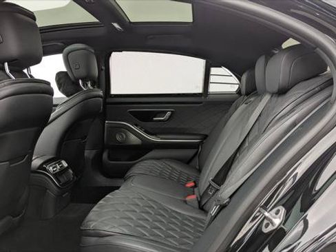 Used 2023 Mercedes-Benz S 500 4MATIC image 11
