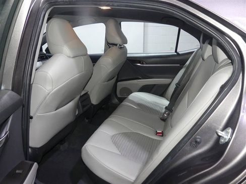 Used 2022 Toyota Camry SE w/ Cold Weather Package FWD image 27