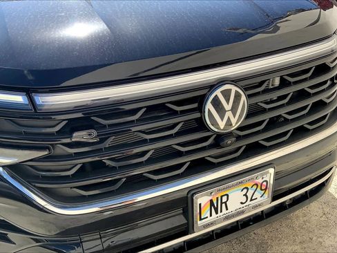 Used 2024 Volkswagen Atlas SEL Premium R-Line image 34