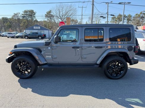 Used 2023 Jeep Wrangler Sahara w/ Cold Weather Group image 8
