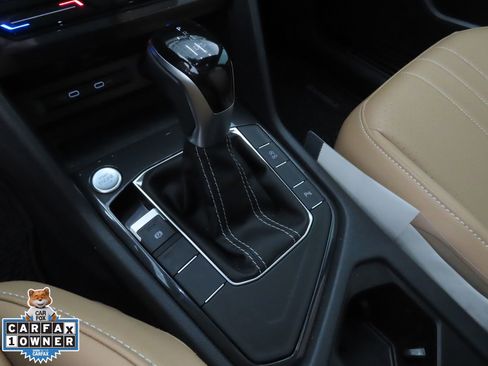 Used 2024 Volkswagen Tiguan SE R-Line w/ MDO Package, Three-Row FWD image 17