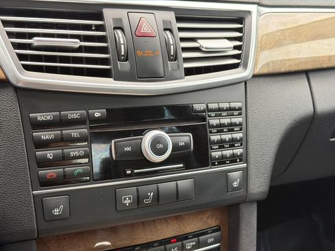 Used 2011 Mercedes-Benz E 350 4MATIC Sedan image 23
