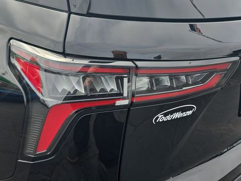 Used 2025 Chevrolet Equinox LT image 34