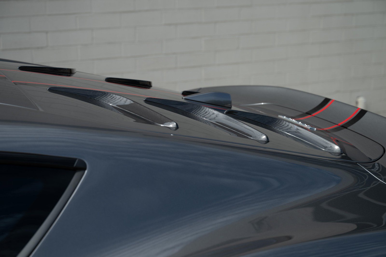 Used 2022 Ferrari 812 Competizione RWD image 23