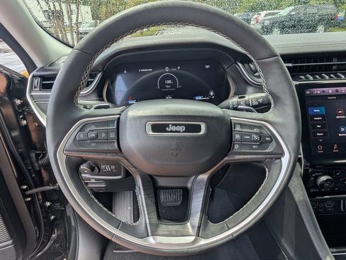 Used 2023 Jeep Grand Cherokee L Limited RWD image 28