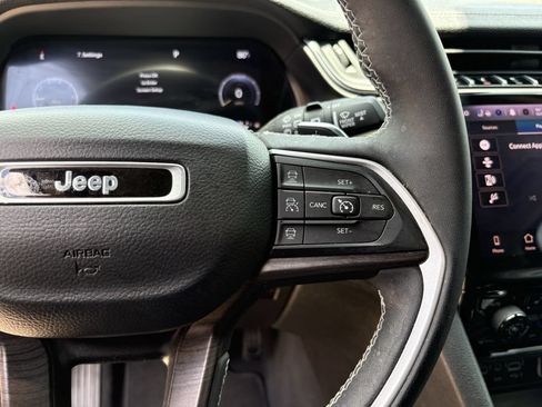 Used 2023 Jeep Grand Cherokee L Limited w/ Luxury Tech Group II AWD/4WD image 17