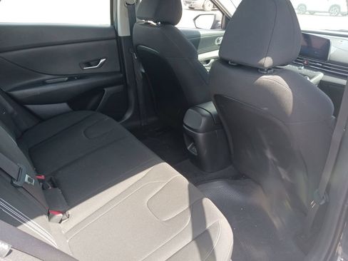 Used 2024 Hyundai Elantra SEL FWD image 19