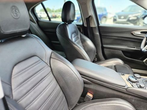 Used 2017 Alfa Romeo Giulia Ti w/ TI 19" Sport Package image 14