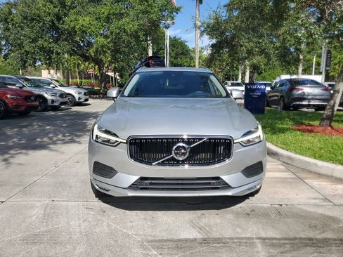 Used 2019 Volvo XC60 T5 Momentum w/ Protection Package FWD image 2