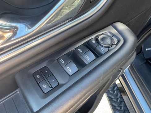 Used 2021 Chevrolet Tahoe Z71 w/ Z71 Off-Road Package image 45