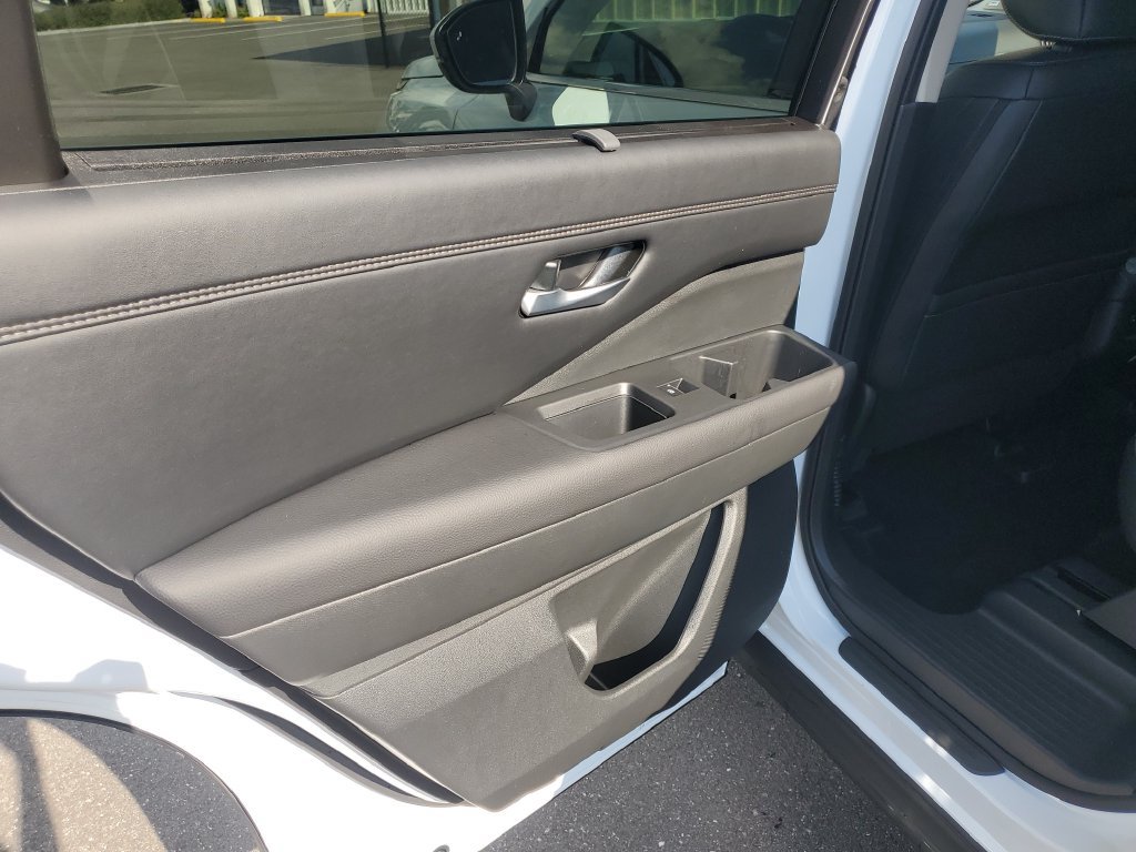 Certified 2025 Nissan Pathfinder Platinum w/ Cargo Package FWD image 19
