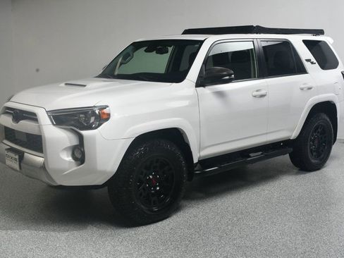 Used 2020 Toyota 4Runner TRD Off-Road Premium w/ Moonroof Package AWD/4WD image 2