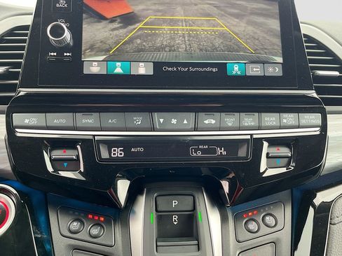 Used 2025 Honda Odyssey Elite image 16