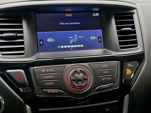 Used 2018 Nissan Pathfinder S FWD image 9