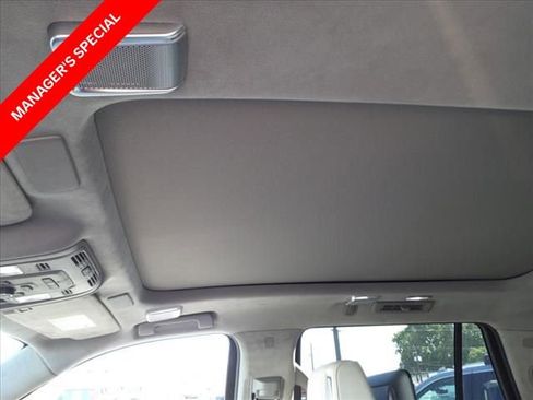 Used 2021 Cadillac Escalade Premium Luxury Platinum image 12