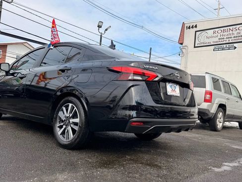 Used 2023 Nissan Versa SV image 8