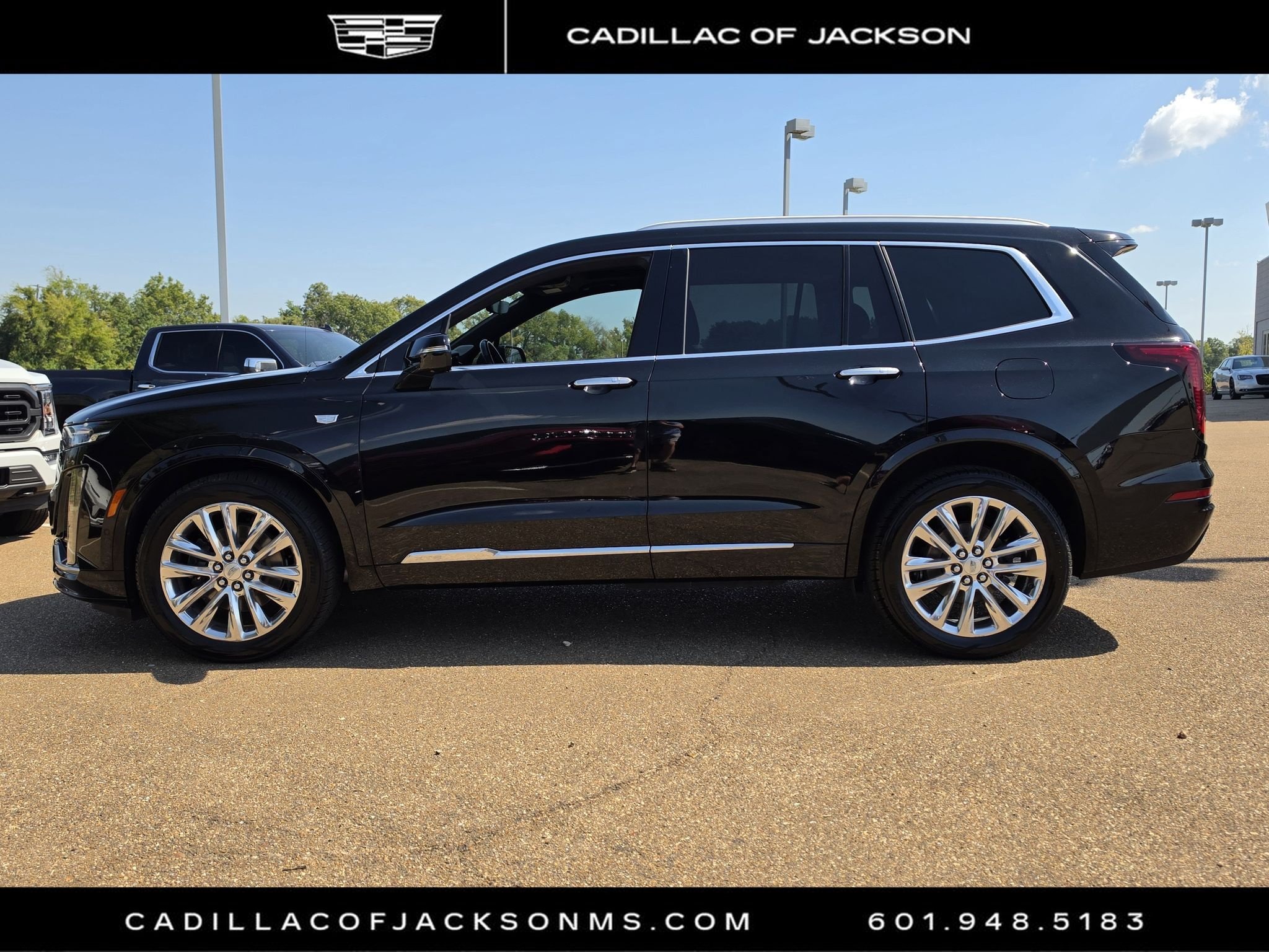 Used 2020 Cadillac XT6 Premium Luxury AWD/4WD image 2