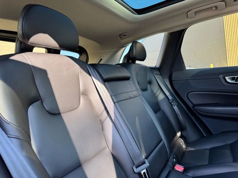 Used 2019 Volvo XC60 T6 Momentum w/ Protection Package Premier image 33