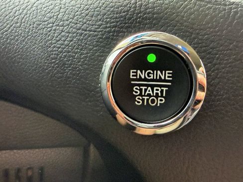 Used 2015 Ford Edge SEL w/ Equipment Group 201A FWD image 27