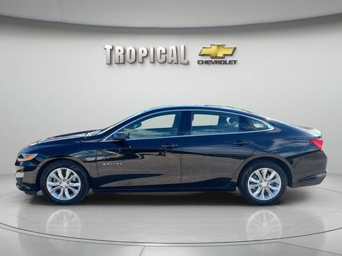 Used 2025 Chevrolet Malibu LT image 2