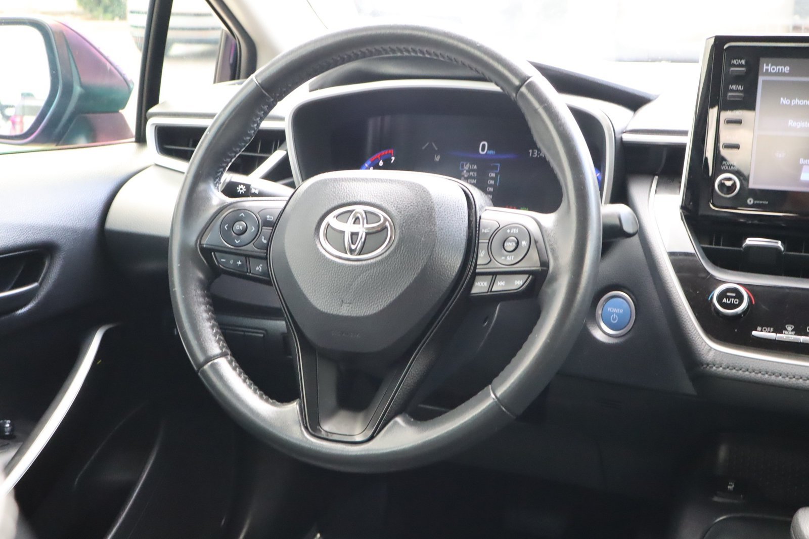 Used 2022 Toyota Corolla LE w/ Premium Interior Package FWD image 28