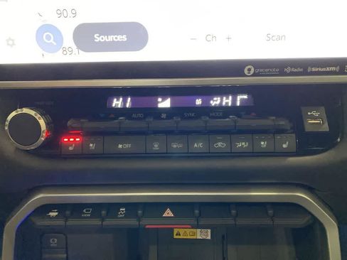 Used 2024 Toyota Tundra Platinum image 20