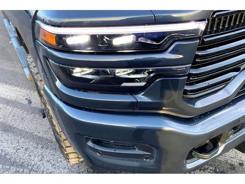 Used 2025 RAM 2500 Laramie w/ Night Edition image 30