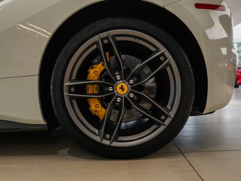 Used 2018 Ferrari 488 Spider RWD image 43