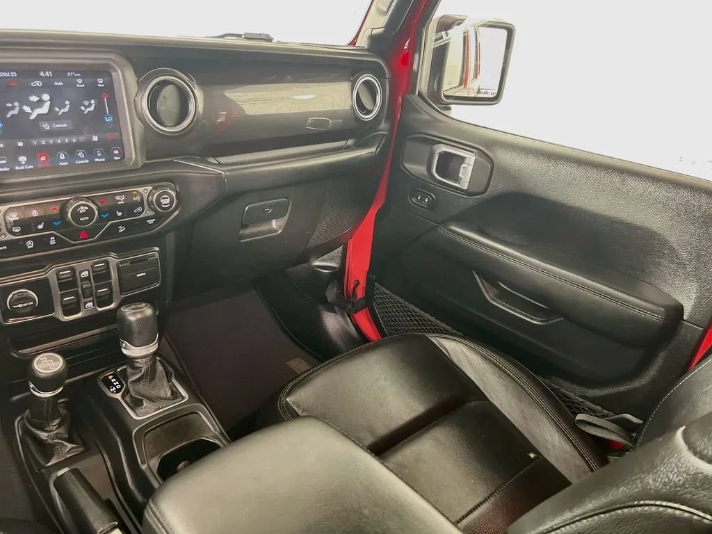 Used 2020 Jeep Wrangler Unlimited Sahara AWD/4WD image 24