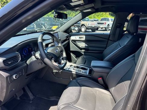 Used 2021 Ford Explorer ST w/ Equipment Group 401A AWD/4WD image 12